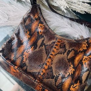 Snake skin texture purse